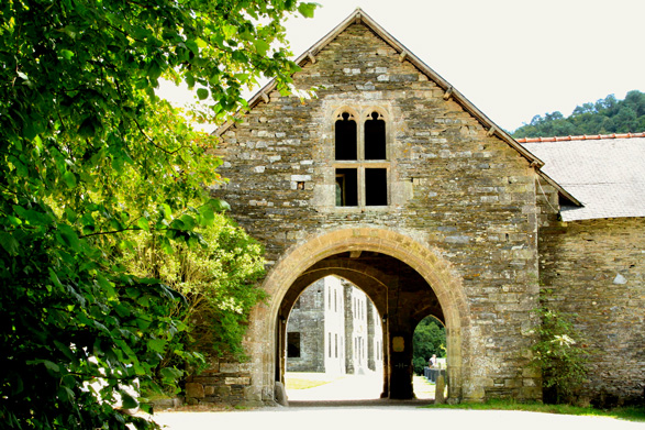 Abbaye Notre-Dame de Bon-Repos