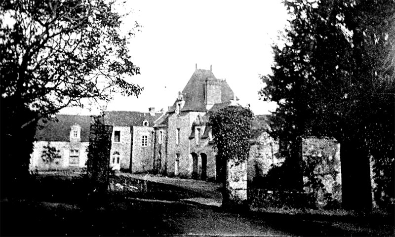 Manoir de Kerouglas  Assrac (anciennement en Bretagne).