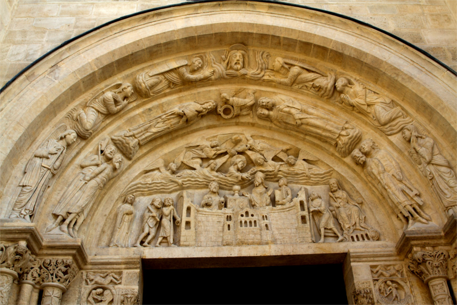 Portail de la basilique de Saint-Denis (Paris).
