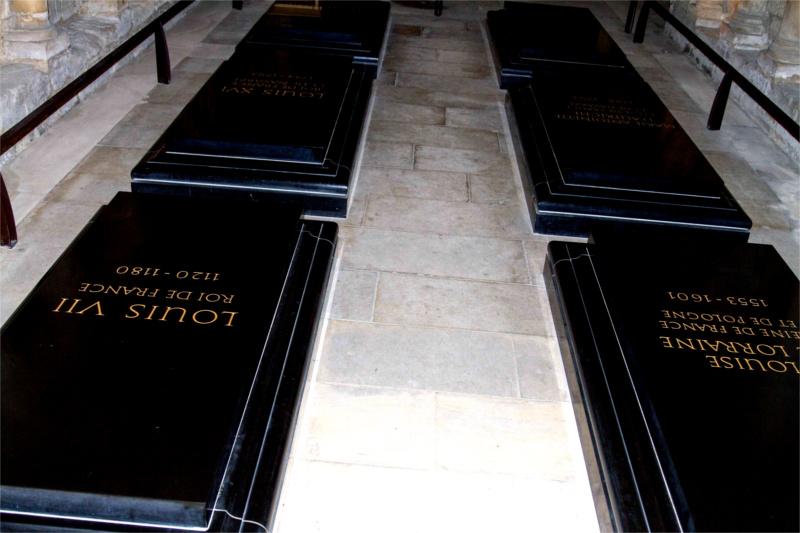 Crypte de la basilique de Saint-Denis (prs de Paris).