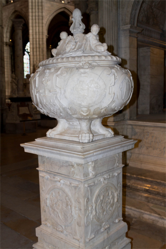 Basilique de Saint-Denis : monument de coeur de Franois Ier.