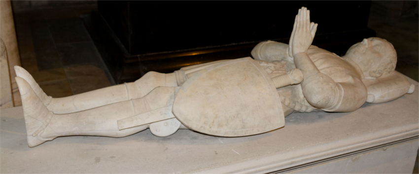 Basilique de Saint-Denis : gisant de Bertrand Du Guesclin.