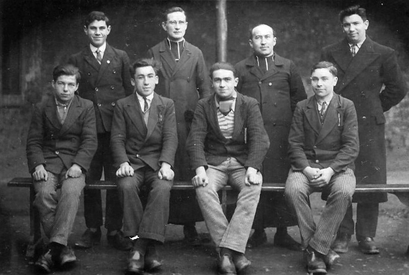 Baud (Morbihan-Bretagne) : professeurs de l'école Notre-Dame - année 1933-1934.