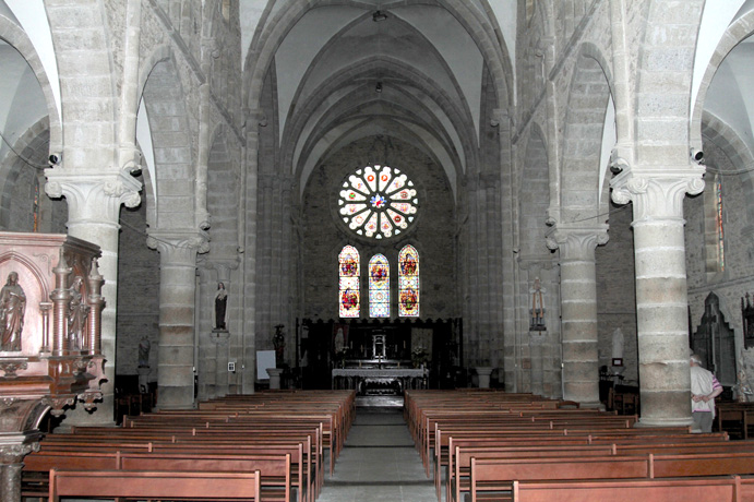 Belle-Isle-en-Terre (Bretagne) : église Saint-Jacques-le-Majeur