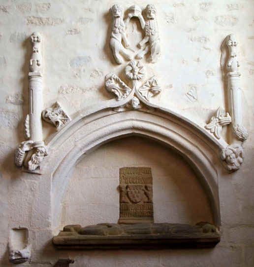 Enfeu de l'église Notre-Dame de Berhet (Bretagne)