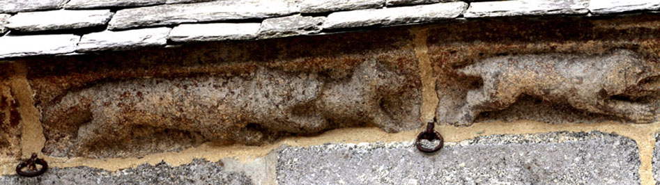 Sablire extrieure de l'glise Notre-Dame de Berhet (Bretagne)