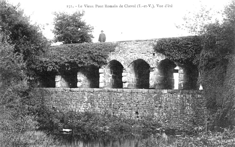 Le pont romain de Chevré à la Bouexière (Bretagne).