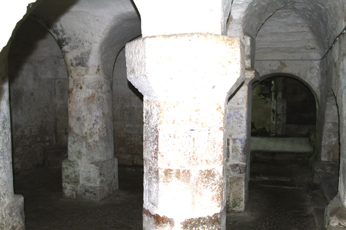 Crypte de l'glise Saint-Briac de Bourbriac (Bretagne)