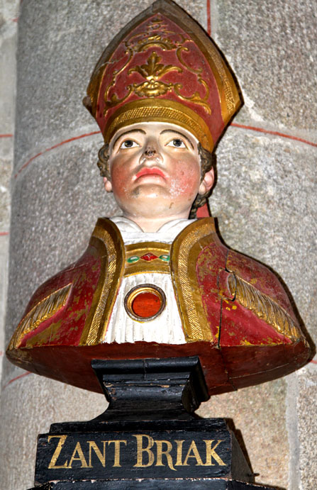 Statue de l'glise Saint-Briac de Bourbriac (Bretagne)