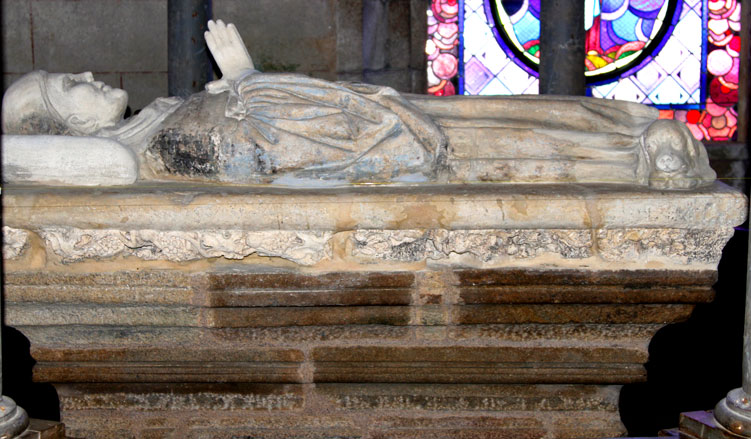 Tombeau de l'glise Saint-Briac de Bourbriac (Bretagne)