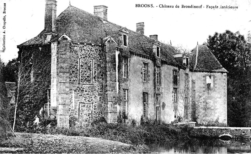 Ville de Broons (Bretagne) : chteau de Brondineuf.