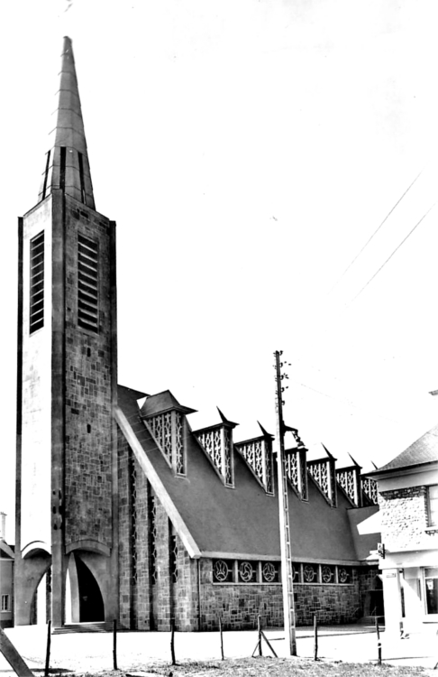 Nouvelle glise de Bruz (Bretagne).