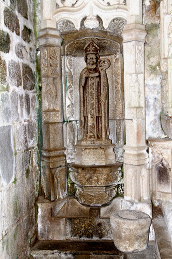 Statue de l'glise Notre-Dame de Bulat-Pestivien (Bretagne)