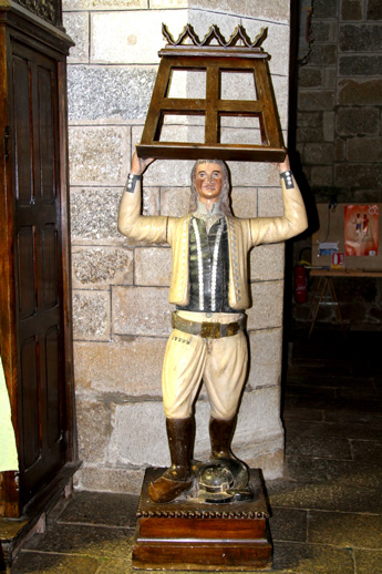 Statue de l'glise Notre-Dame de Bulat-Pestivien (Bretagne)