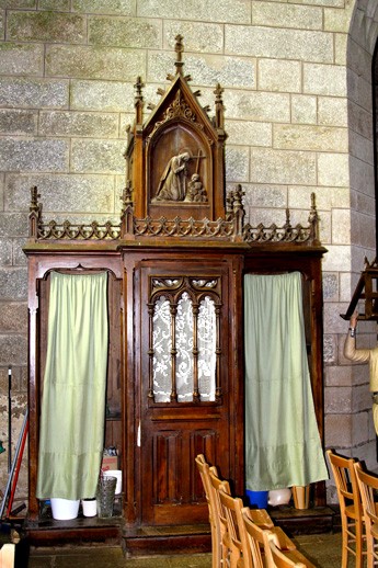 Confesionnal de l'glise Notre-Dame de Bulat-Pestivien (Bretagne)