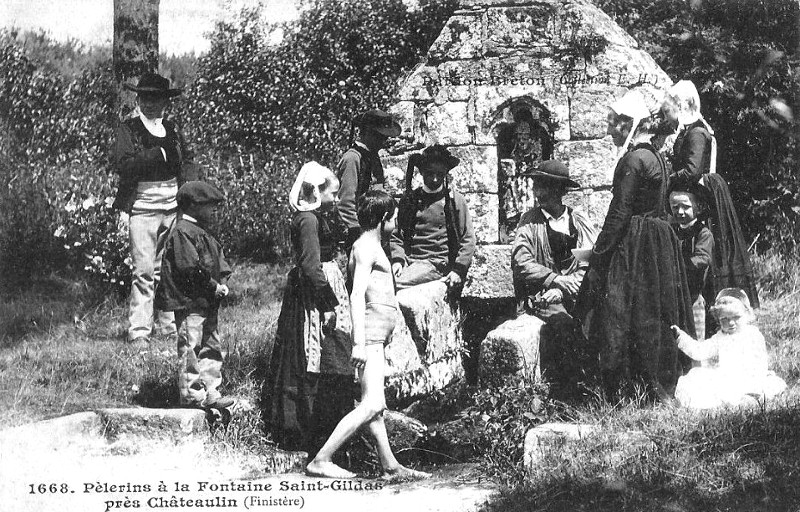 La fontaine Saint-Gildas de Cast (Bretagne).