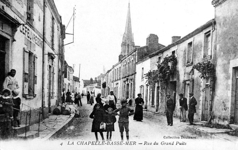 Ville de La Chapelle-Basse-Mer (Bretagne).