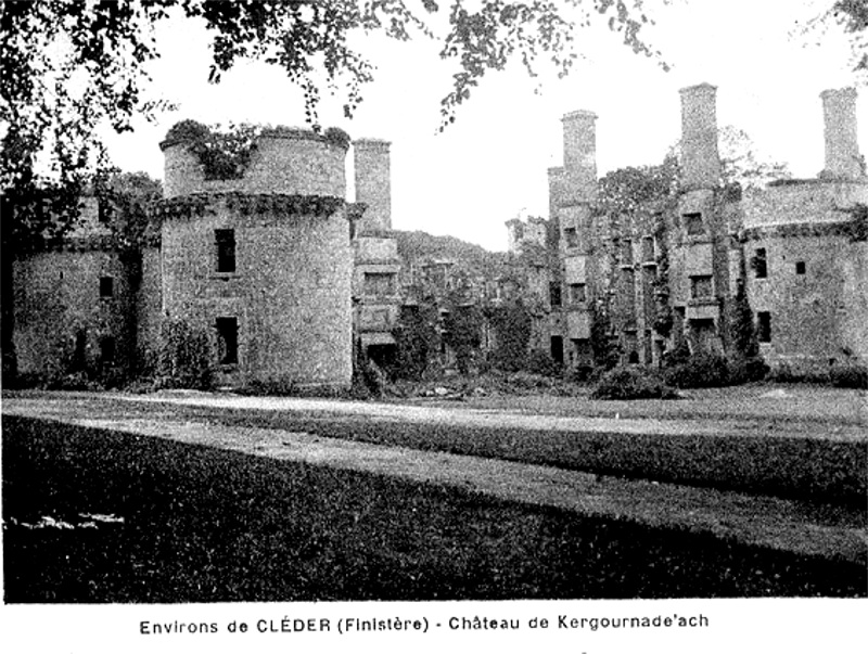 Ville de Clder (Bretagne) : chteau de Kergournadech.