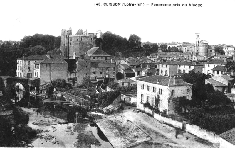 La ville et les fortifications de Clisson (Bretagne).