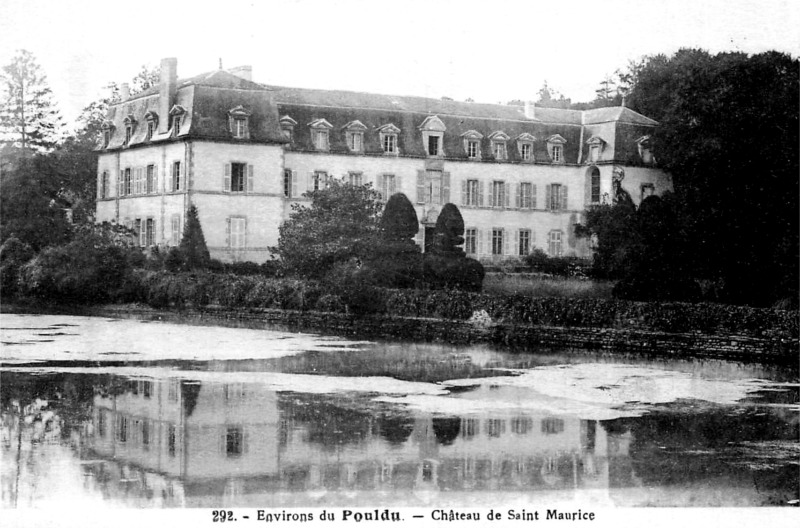 L'ancienne abbaye ou château de Saint-Maurice à à Clohars-Carnoët (Bretagne).