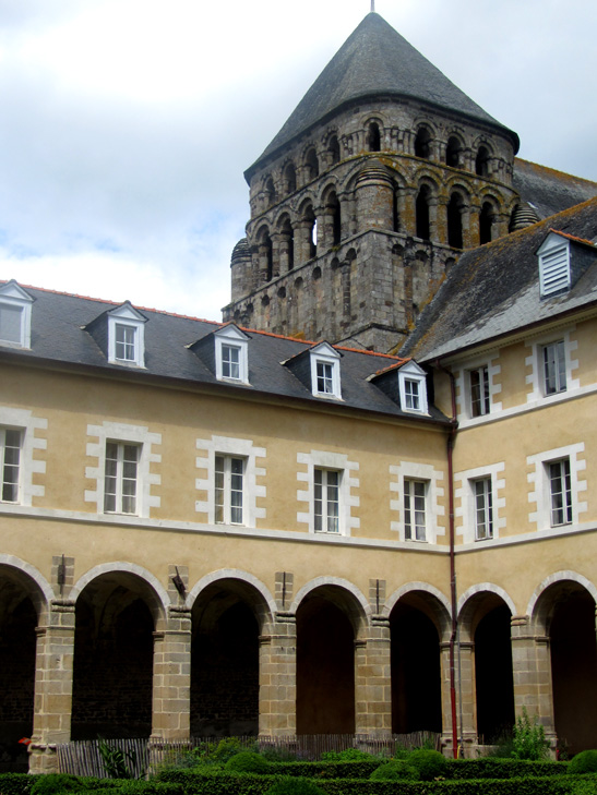 Abbaye de Redon : Clotre Richelieu