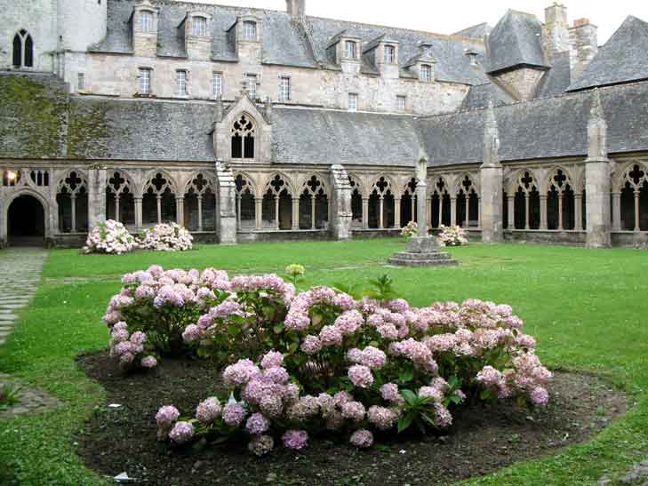 clotre de la cathdrale de Trguier (Bretagne)