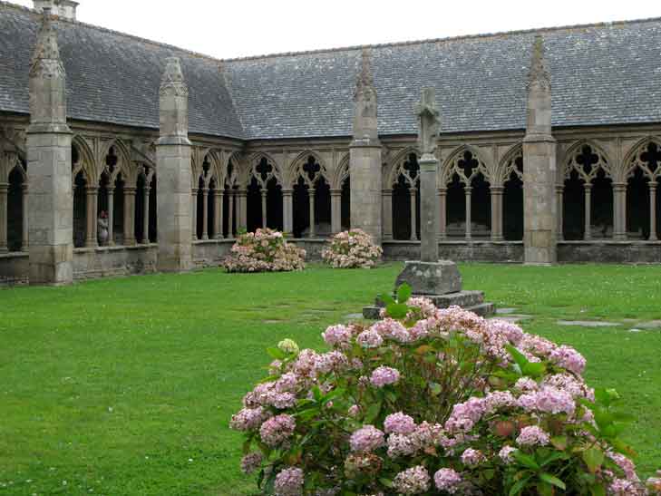 clotre de la cathdrale de Trguier (Bretagne)