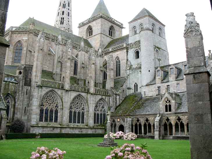 clotre de la cathdrale de Trguier (Bretagne)