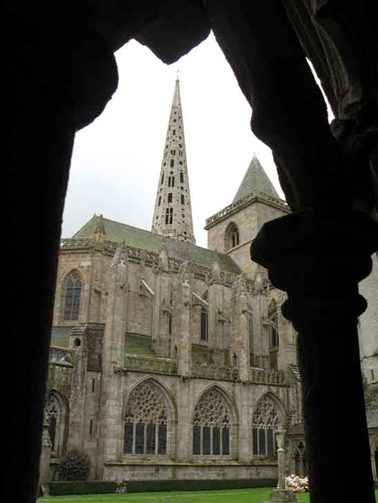 clotre de la cathdrale de Trguier (Bretagne)