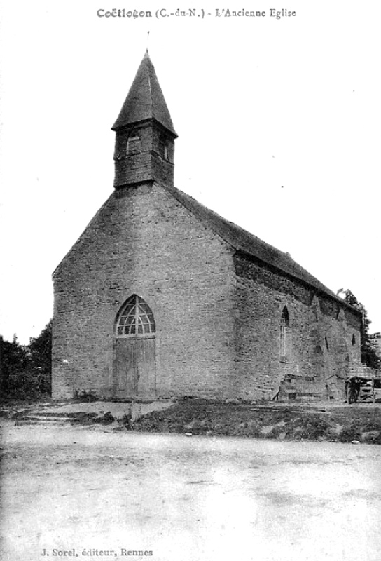 Ville de Coëtlogon (Bretagne) : ancienne église.