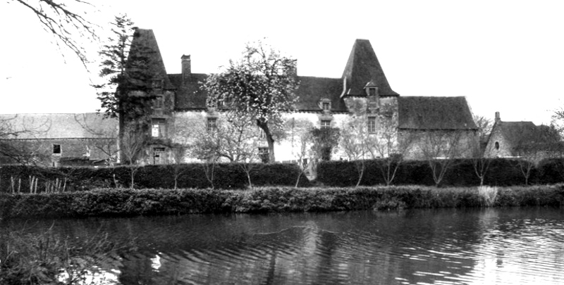 Ville de Corseul (Bretagne) : manoir.