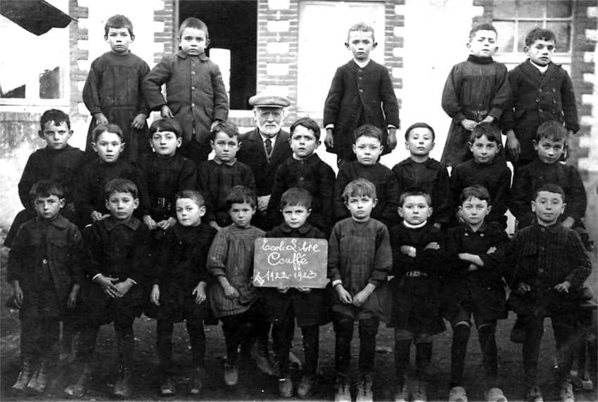 Ecole (anne 1922-1923) de Couff  (anciennement en Bretagne).