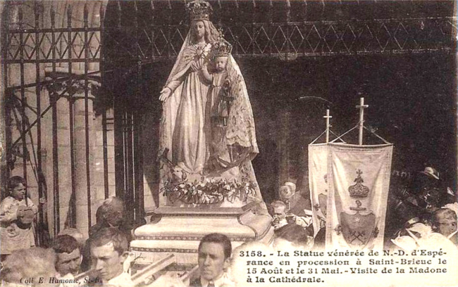 Culte de la Vierge  la chapelle Notre-Dame d'Esprance en Saint-Brieuc (Bretagne).