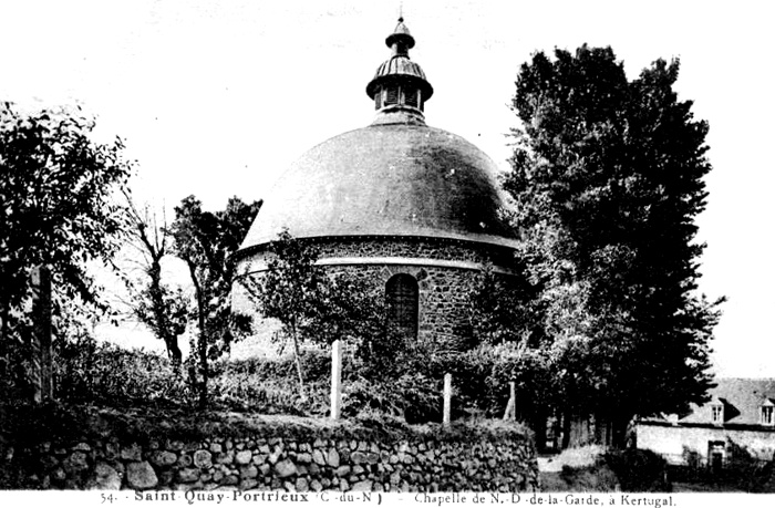 Culte de la Vierge  la chapelle Notre-Dame de la Garde en Saint-Quay-Portrieux (Bretagne).