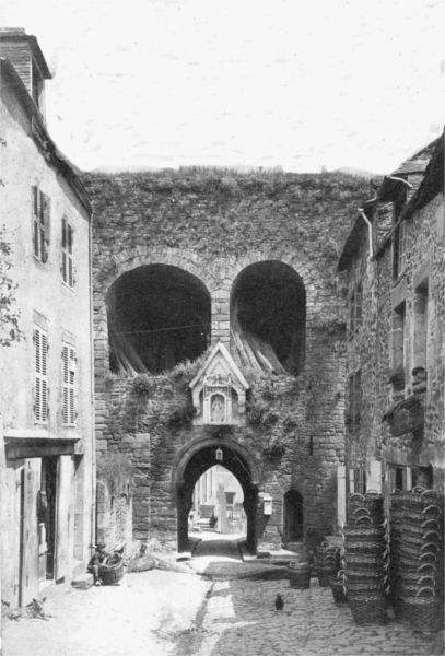 Dinan (Bretagne) : tour-porte du Jerzual.