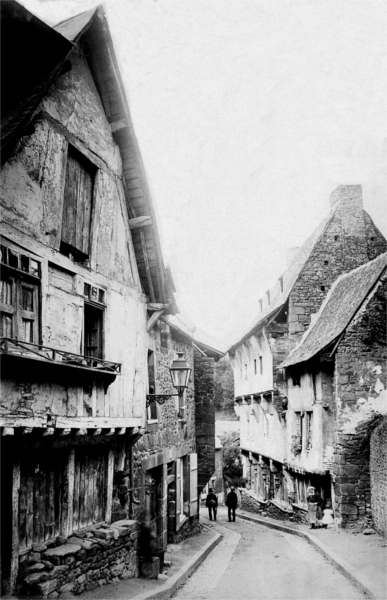 Dinan (Bretagne) : rue de Dinan.