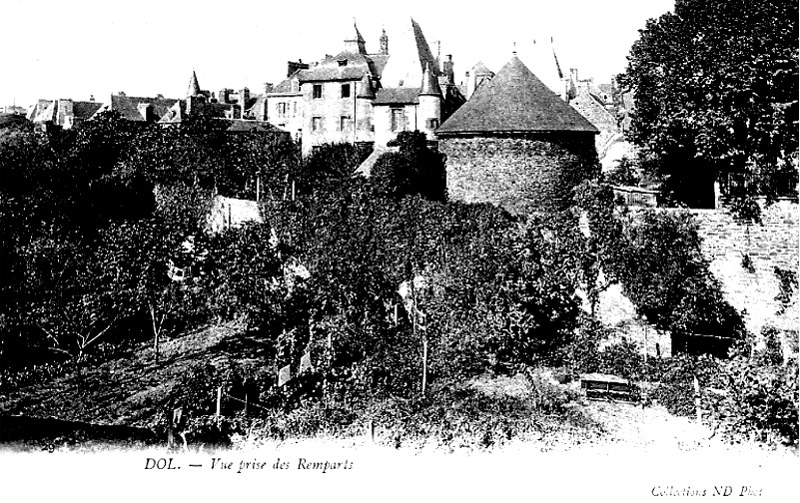 Dol-de-Bretagne (Bretagne) : les remparts.