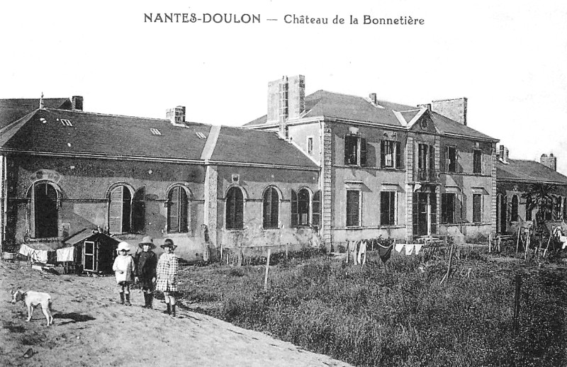 Chteau de la Bonnetire  Doulon (Bretagne).