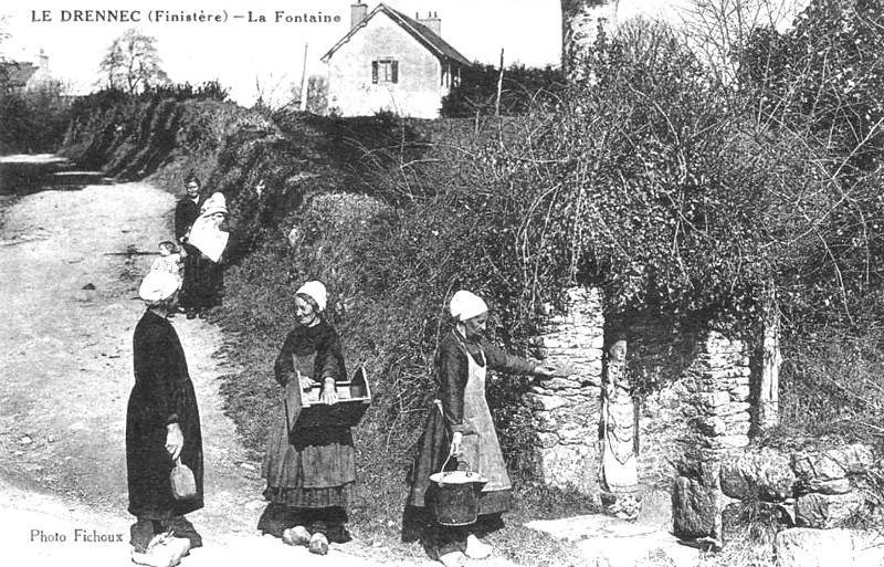 Fontaine du Drennec (Bretagne).