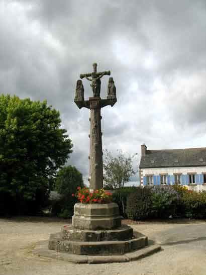 enclos paroissial de Plounour-Mnez