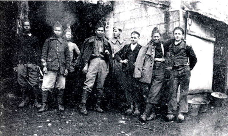 La ferme de Kermorvan  Saint-Michel-en-Grve (Bretagne)  en 1941.