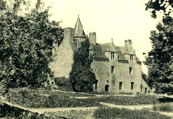 Glomel : château de Coatgouraval