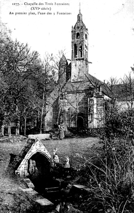 Fontaine et Chapelle des Trois Fontaines de Gouzec (Bretagne).