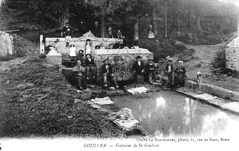 Fontaine de Goulven (Bretagne).