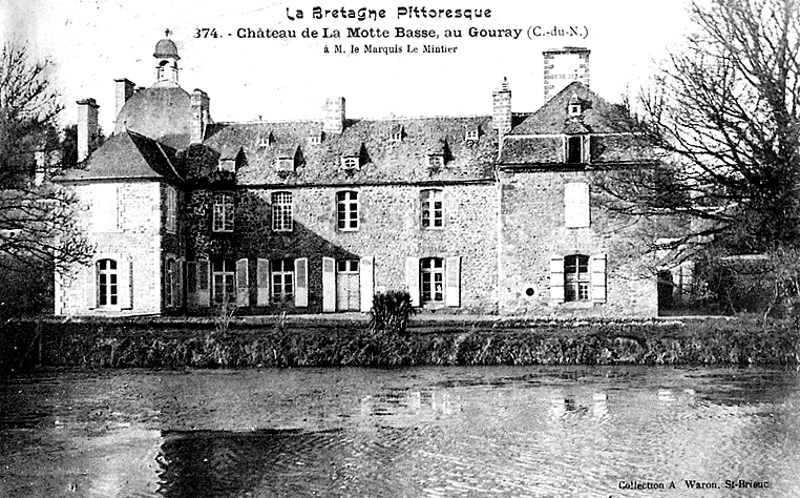 Ville du Gouray (Bretagne) château de la Motte-Basse.