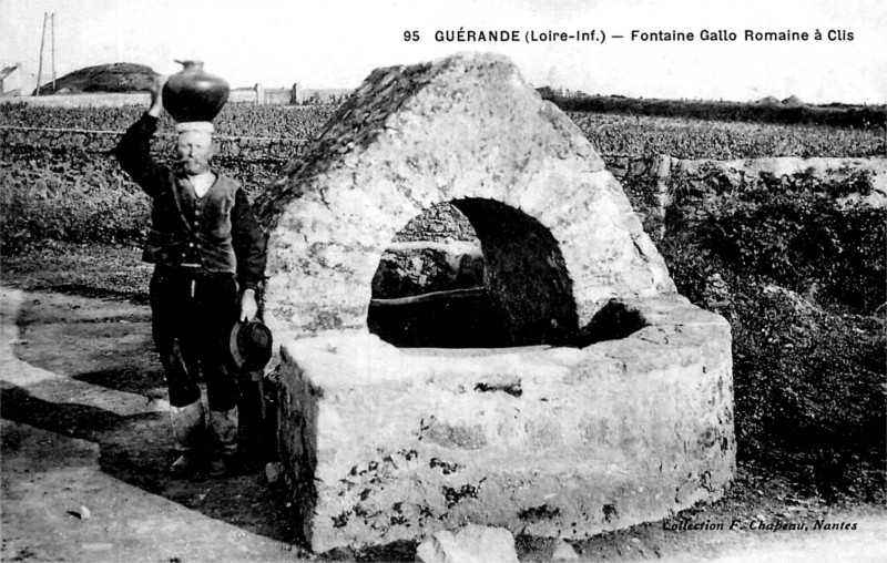 Fontaine gallo-romaine de Clis  Gurande (anciennement en Bretagne).