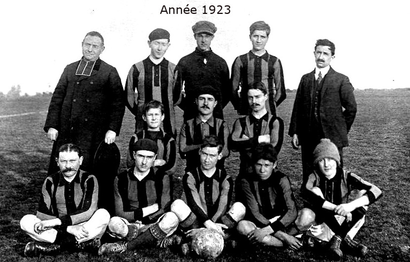 Equipe de football (anne 1923) de Gurande (anciennement en Bretagne).
