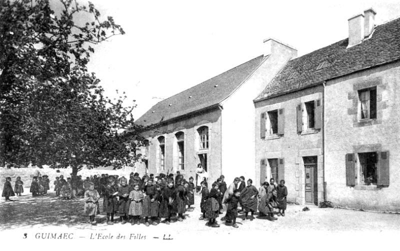 Ville de Guimac (Bretagne) : l'cole des filles.