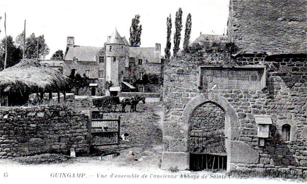 L'ancienne abbaye de Sainte-Croix de Guingamp (Bretagne).