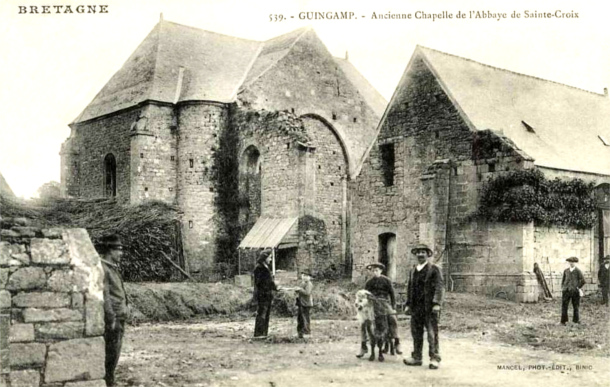 L'ancienne abbaye de Sainte-Croix de Guingamp (Bretagne).